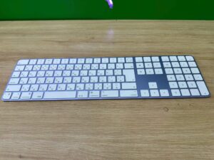 Apple Magic Keyboard 2 with Touch ID And Numeric Keypad – Layout Nhật – Like New
