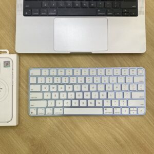 Alternative view of Apple Magic Keyboard with Touch ID for Mac M1 – Like New